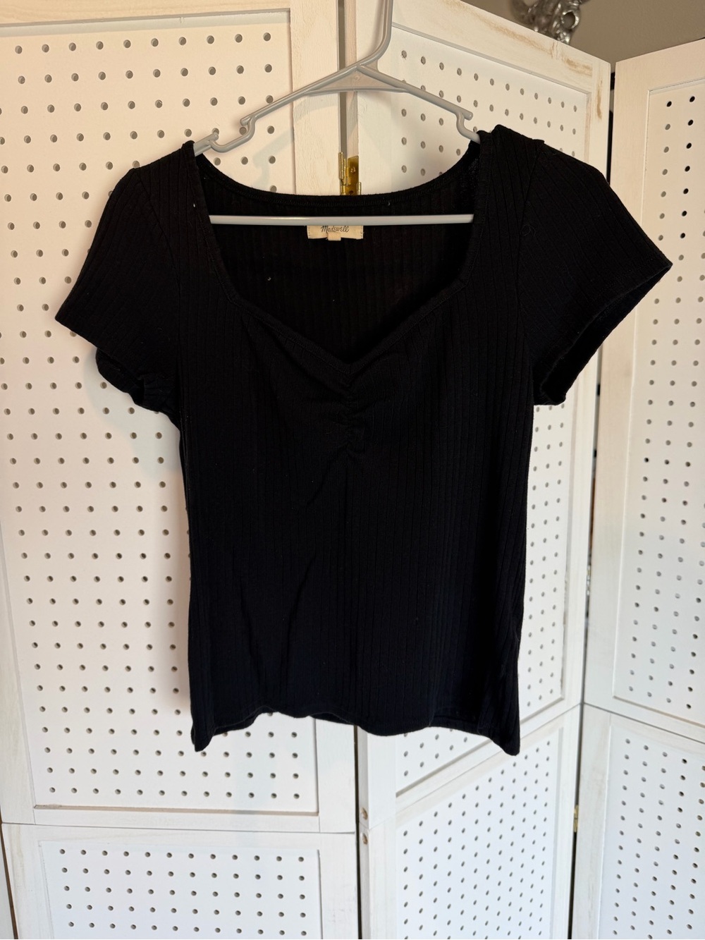Madewell - Black Short-Sleeve Ribbed Women’s V-Neck Top - Medium